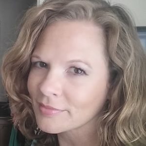 Meet your Posher, Liz